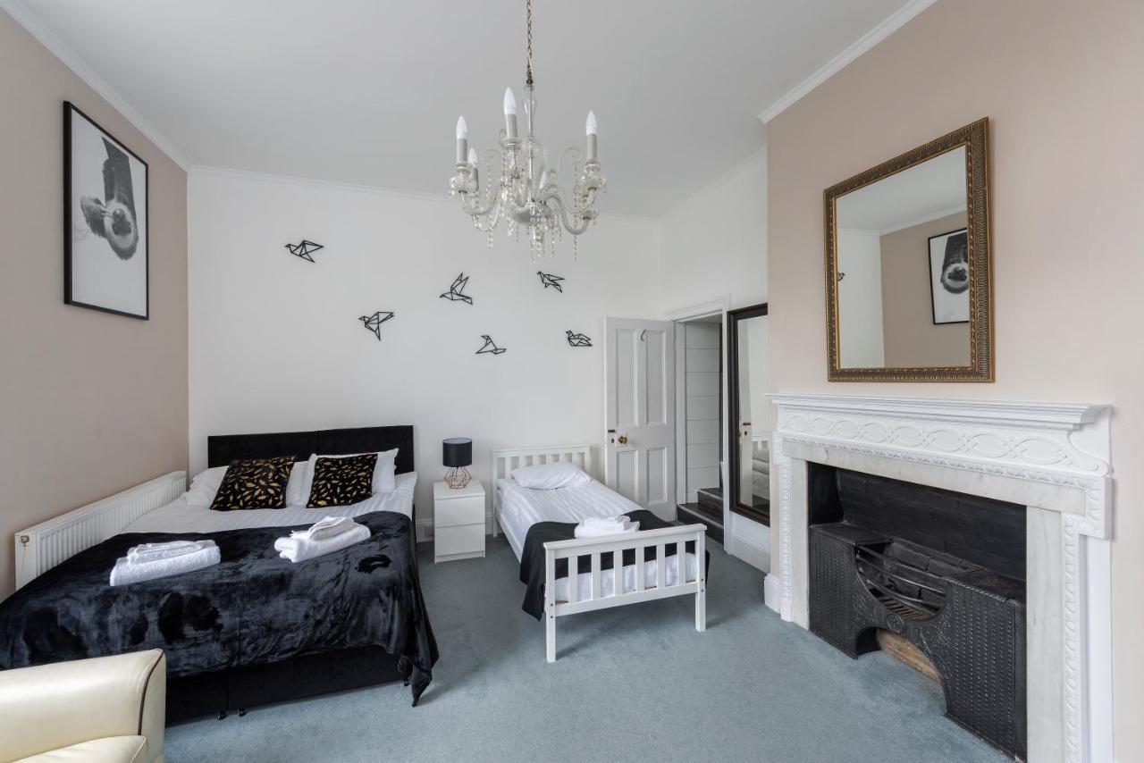 Cotswold Manor House - Country House Retreat With Hot Tub, Ideal For Large Groups Petty France Ngoại thất bức ảnh